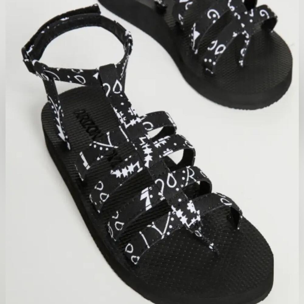 Arizona Love Trekky Sandals Black Bandana Size 8 Retails $200 New - Picture 8 of 8